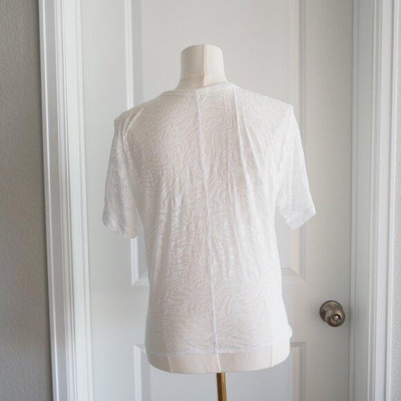 Luluemon White Crescent Tee Veil Short Sleeve Sheer Swirl Pattern Size Small - Picture 9 of 13